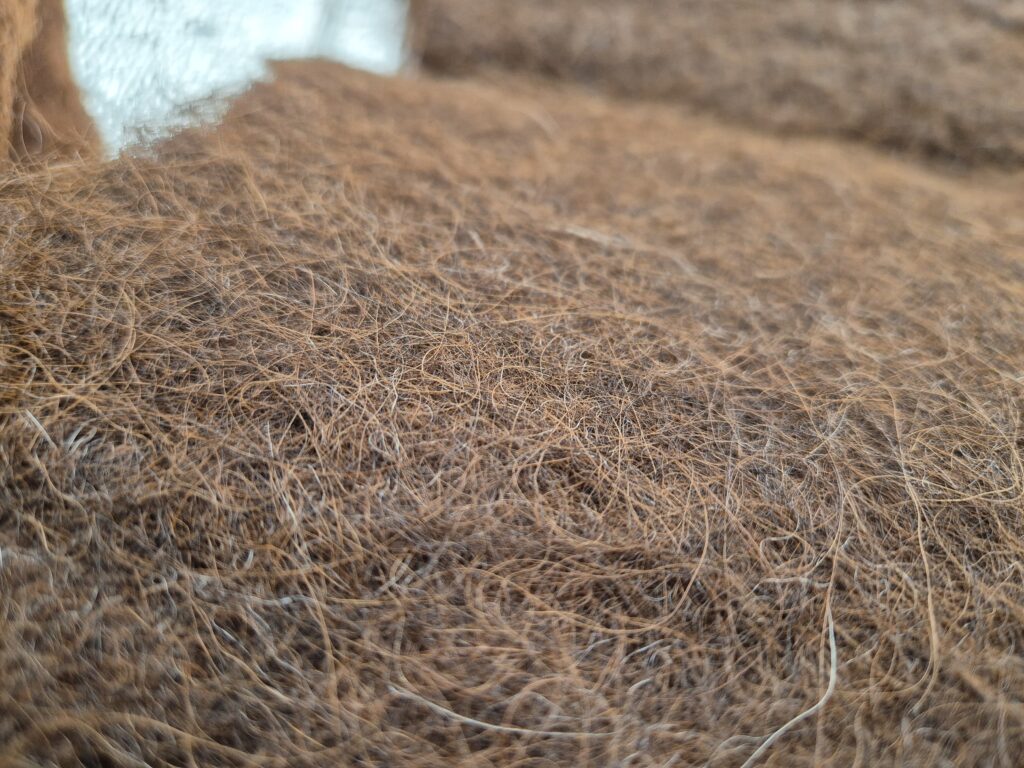Hair seconds alpaca, does not felt smoothly
